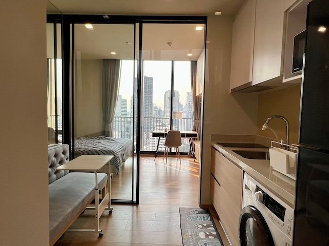ให้เช่า Noble Around Sukhumvit 33 | 1 นอน 28 ตร.ม. ชั้น 19