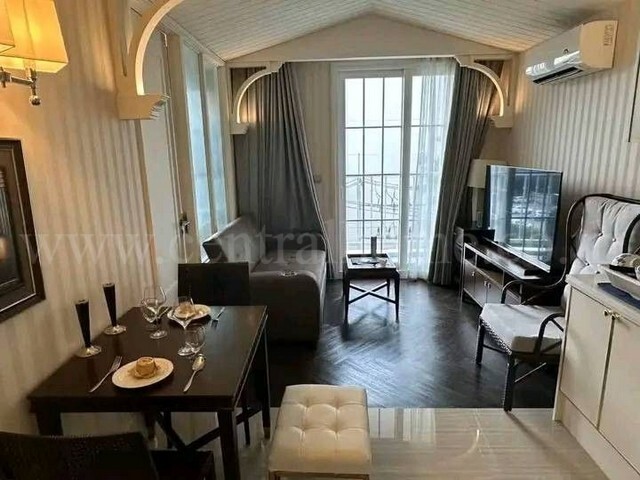 Grand Florida Beachfront Condo Resort Pattaya