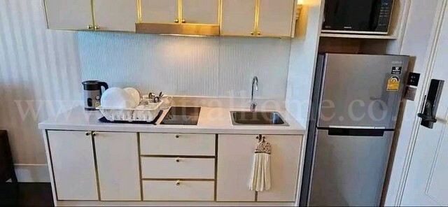 Grand Florida Beachfront Condo Resort Pattaya