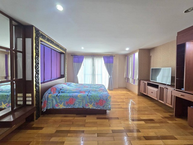 Le Celeste Rama 9 - Srinakarin