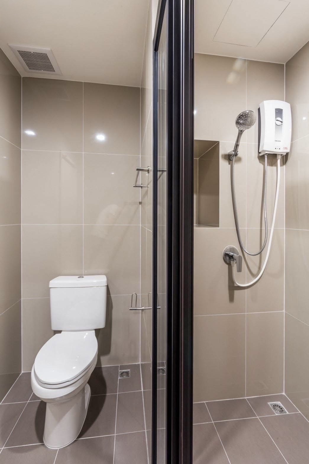 เดอะ เบส เพชรบุรี-ทองหล่อ