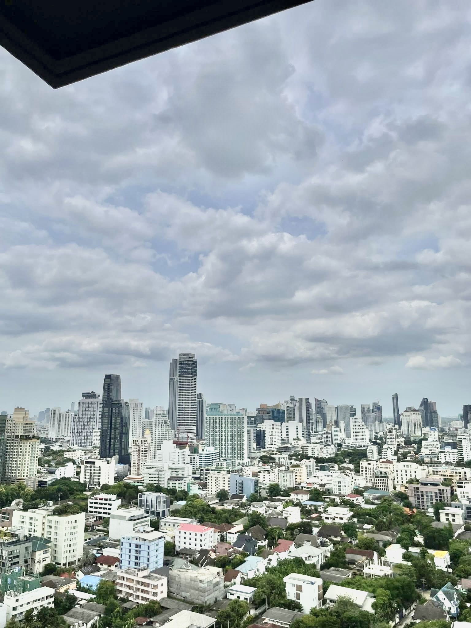 The Base Phetchaburi - Thonglor