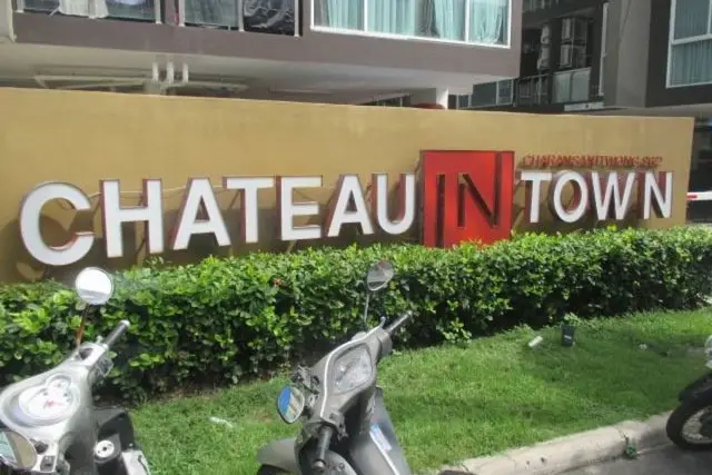 Chateau in Town Charansanitwong