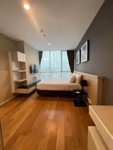 Up Ekamai