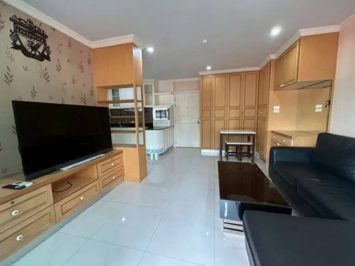 Ladda Place Condo Sriracha