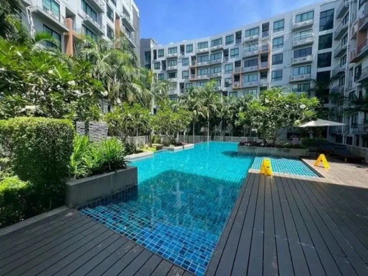 Dormy Residence Sriracha