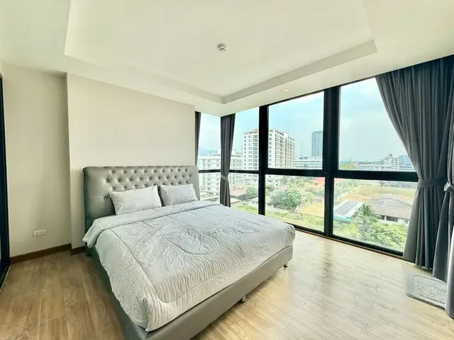 Ladda Plus Condominium Sriracha